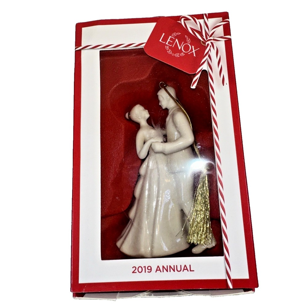 New Lenox 2019 Annual Bride and Groom Christmas Ornament
